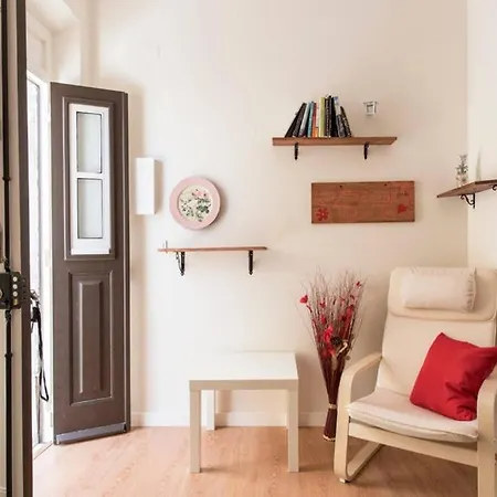 Apartment Traditional Tete's Studio On A Typical Neighborhood Lissabon